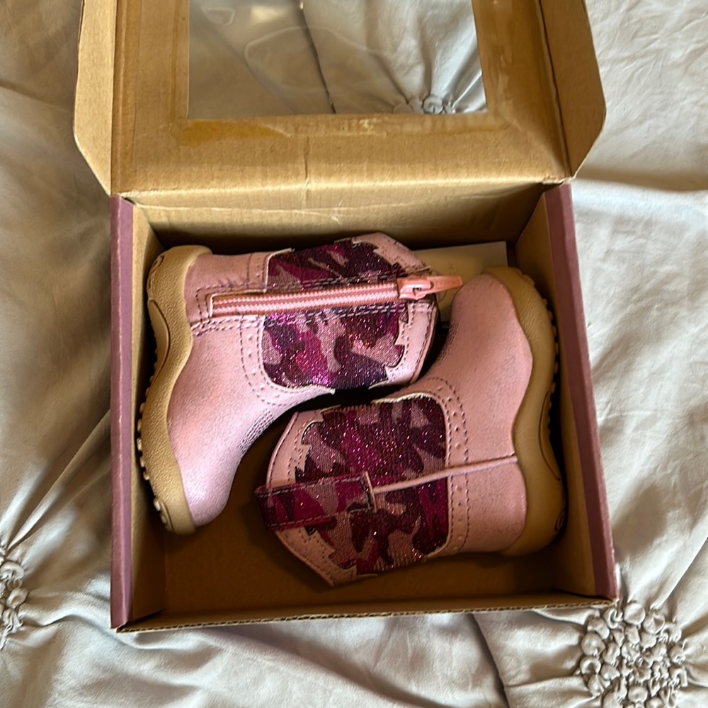 Size 1 cowgirl boots